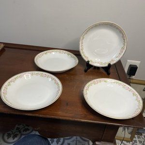 Set Of 4 Vintage Bavarian Tirschenreuth Floral Pattern Desert Fruit Bowls 7 3/4”